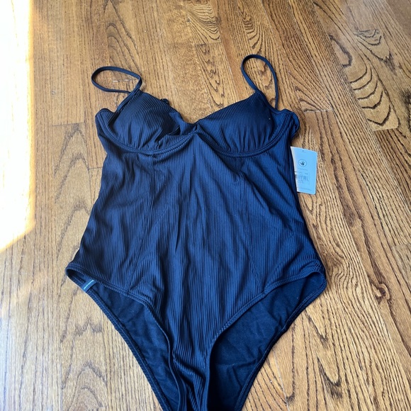 Body Glove Ibiza Palm one-piece swimsuit. Size XL - Picture 3 of 3